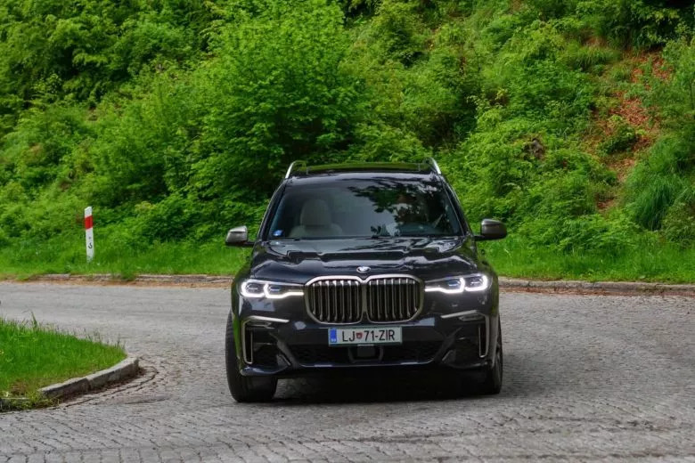 Essai BMW X7 en Grèce