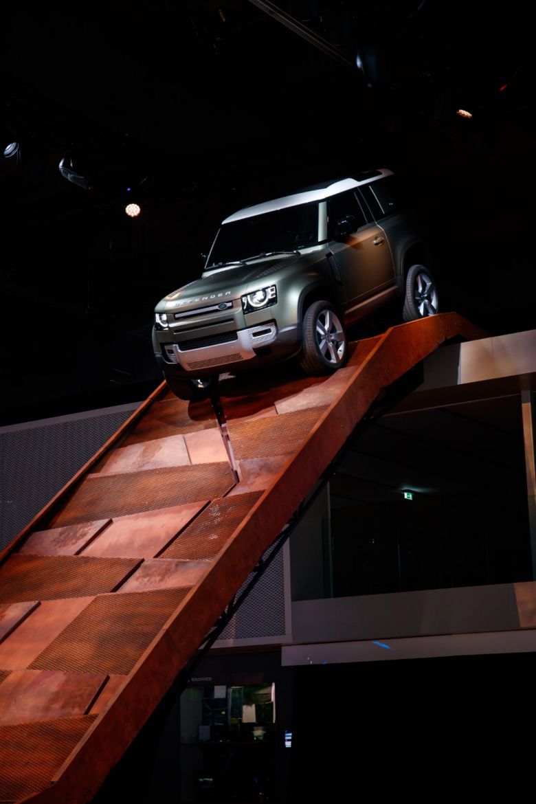 Land Rover dévoile le nouveau Defender