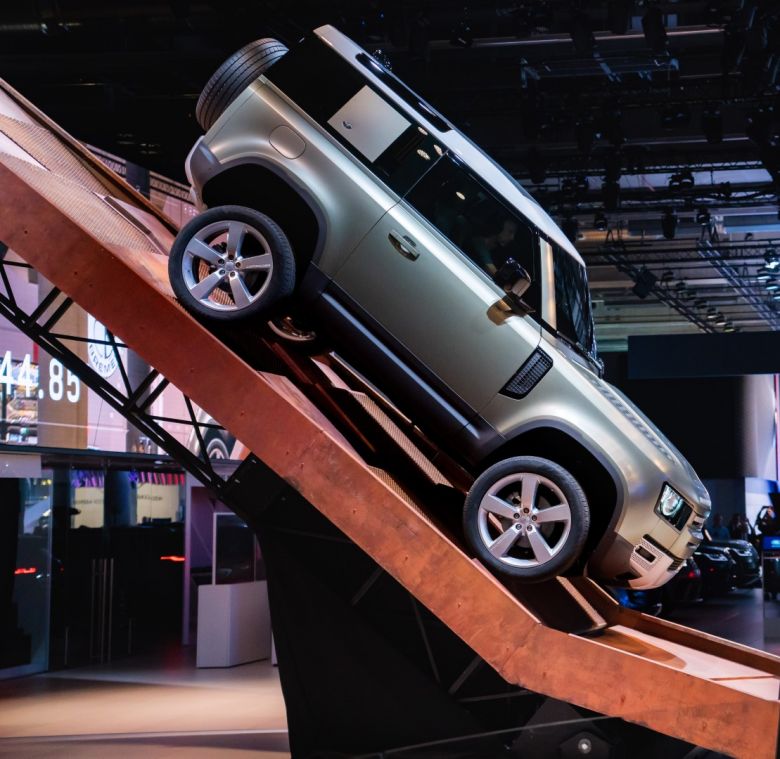Land Rover dévoile le nouveau Defender