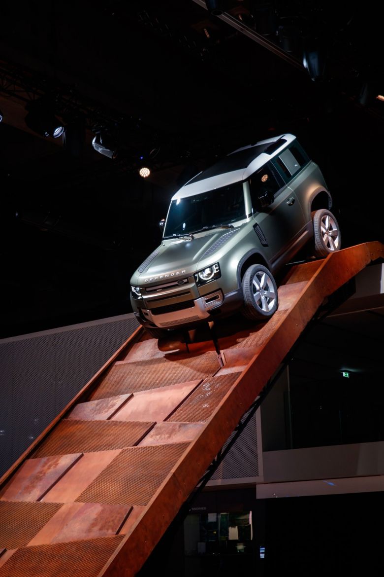 Land Rover dévoile le nouveau Defender