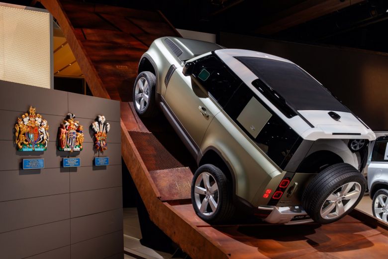 Land Rover dévoile le nouveau Defender