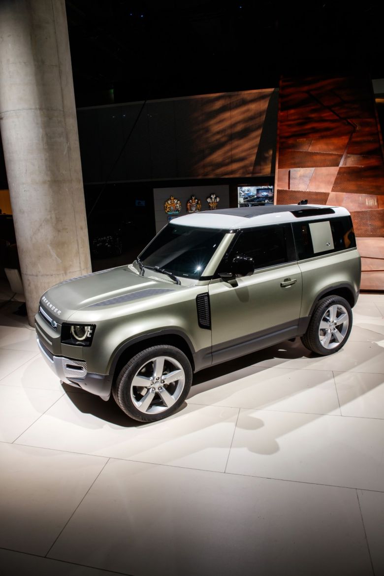 Land Rover dévoile le nouveau Defender