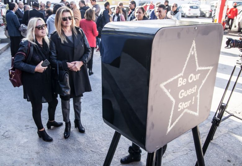 Les médias reçus comme des stars à la station Shell Boumhel