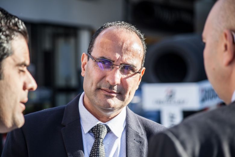 Les médias reçus comme des stars à la station Shell Boumhel