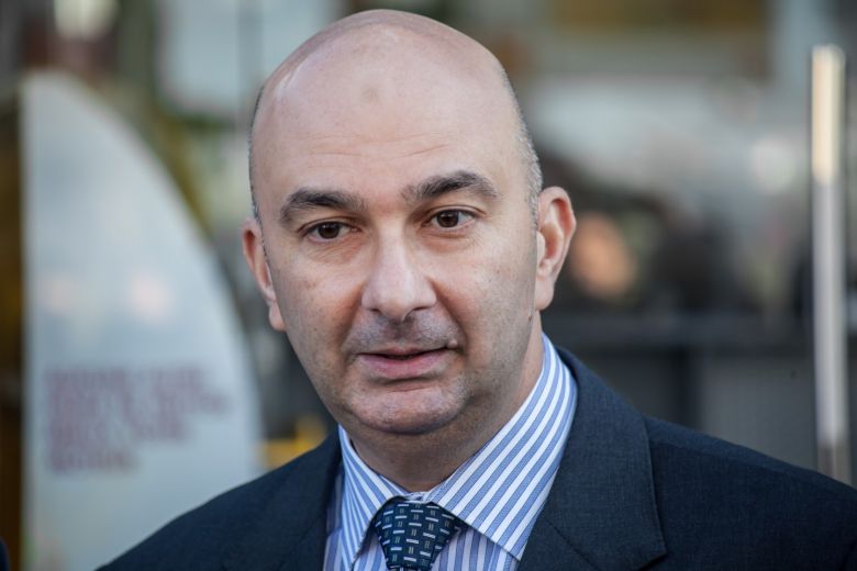 Les médias reçus comme des stars à la station Shell Boumhel