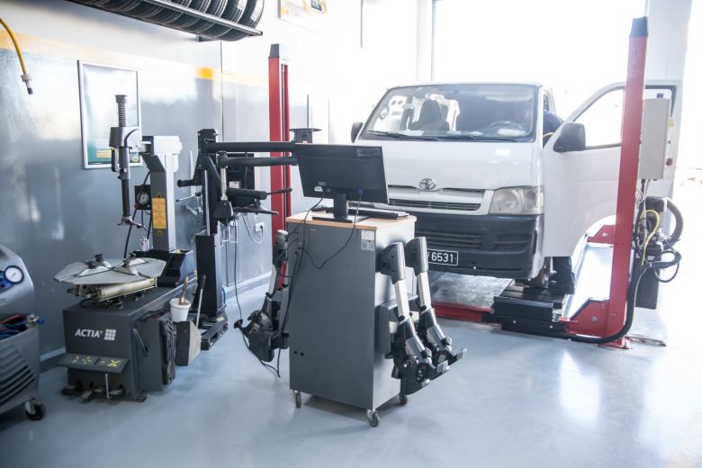 Les médias reçus comme des stars à la station Shell Boumhel