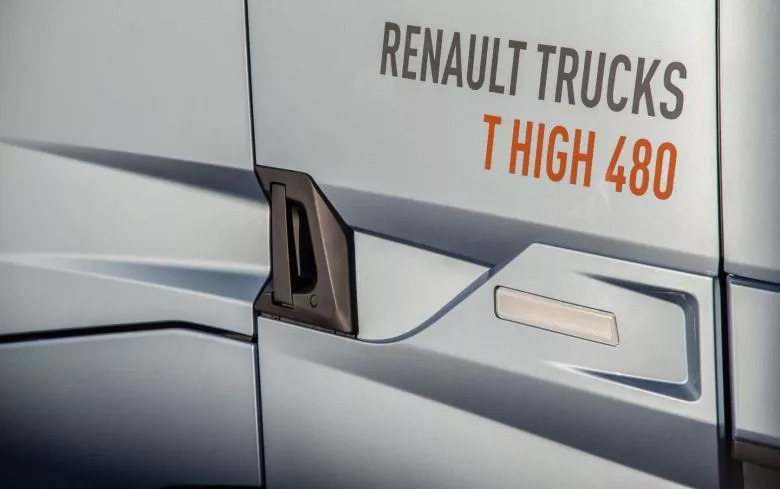 Optifuel Challenge 2019 - Accueil au Renault Square