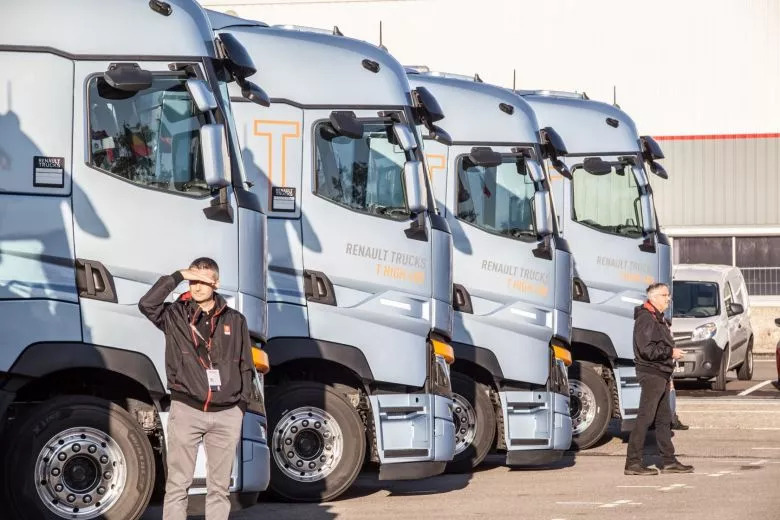 Optifuel Challenge 2019 - Accueil au Renault Square