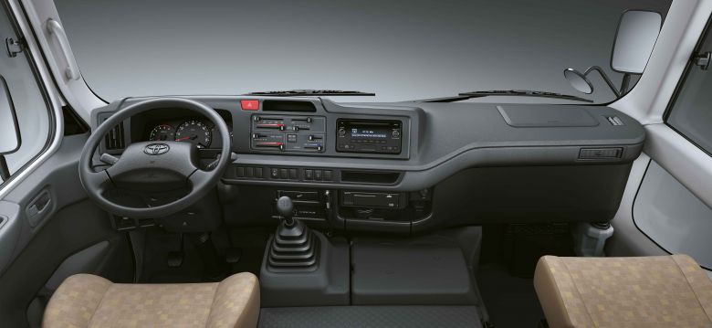 Toyota Coaster 4.2 L - BSB Tunisie