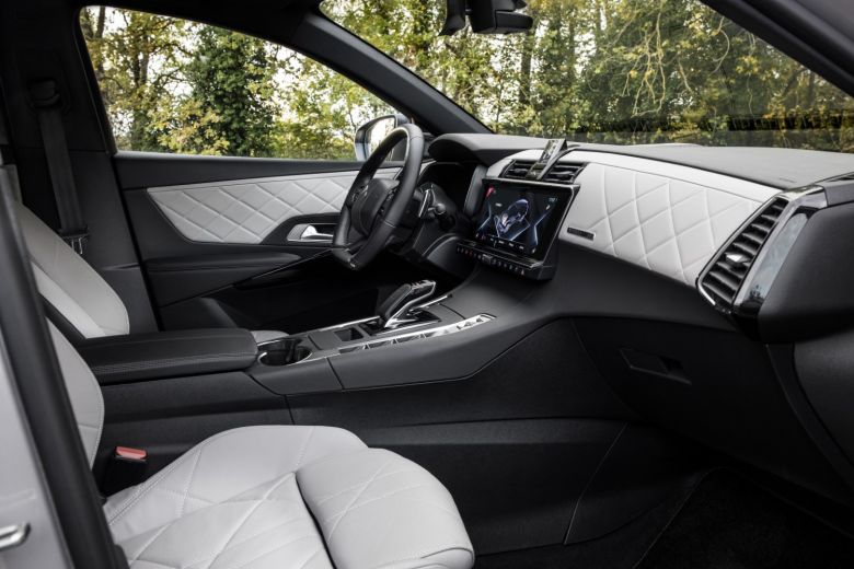 Essai de la gamme électrifiée DS