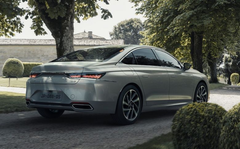 Voici la DS 9, la grande berline de la marque du luxe à la française