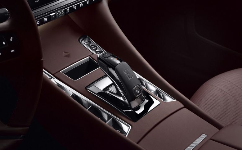 Voici la DS 9, la grande berline de la marque du luxe à la française