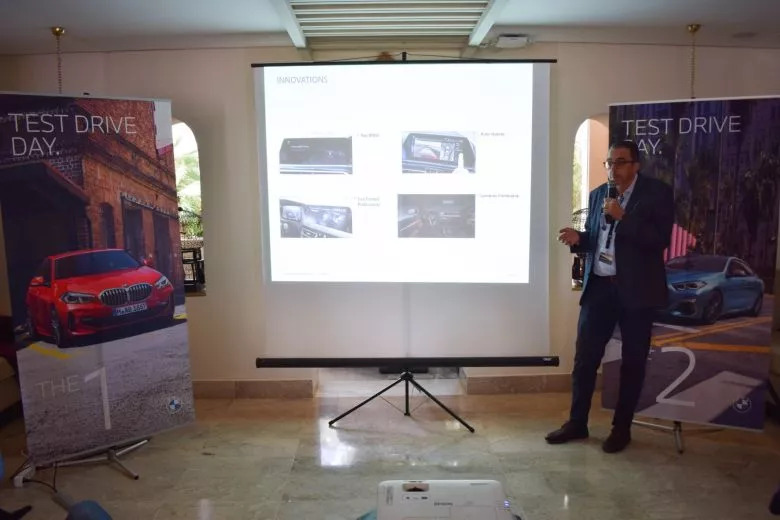 Focus sur les technologies BMW - Test du système Auto-Reverse sur la BMW Série 1