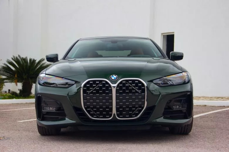 Focus sur les technologies BMW - Test du système Auto-Reverse sur la BMW Série 1