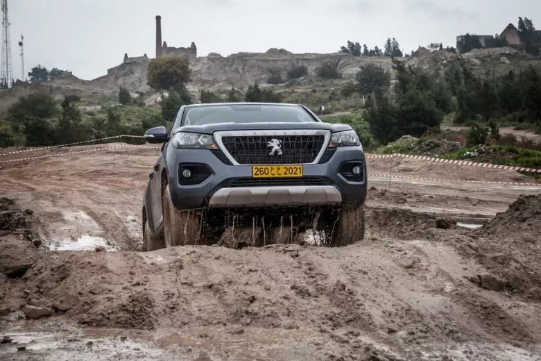 Lancement et essai du nouveau Peugeot Landtrek Double Cabine 4x4 en Tunisie