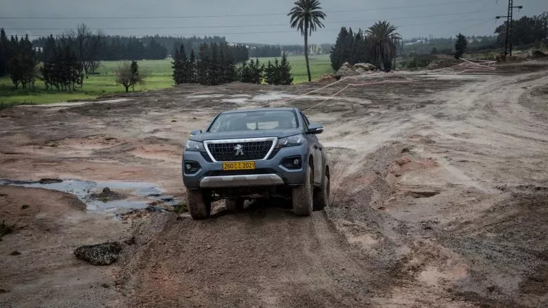 Lancement et essai du nouveau Peugeot Landtrek Double Cabine 4x4 en Tunisie