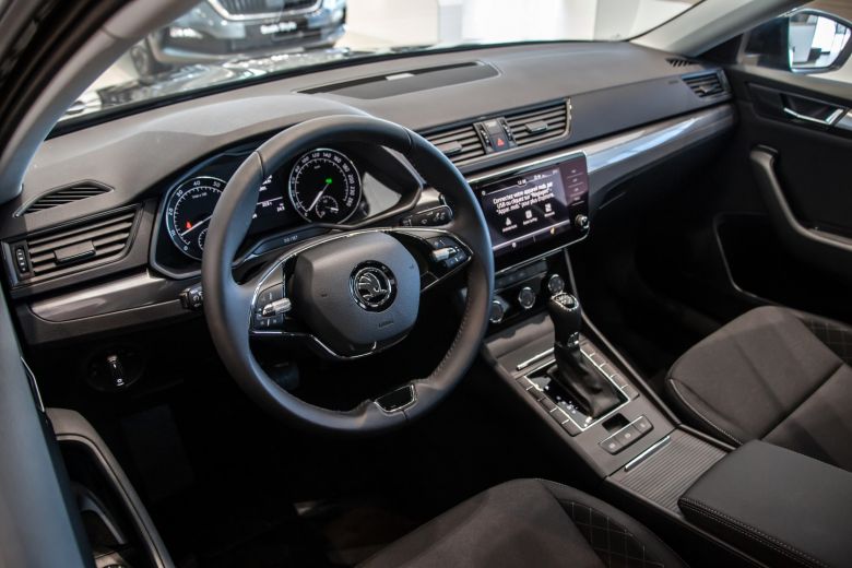 Nouvelle Škoda Superb en Tunisie 1.4 TSI DSG Exclusive