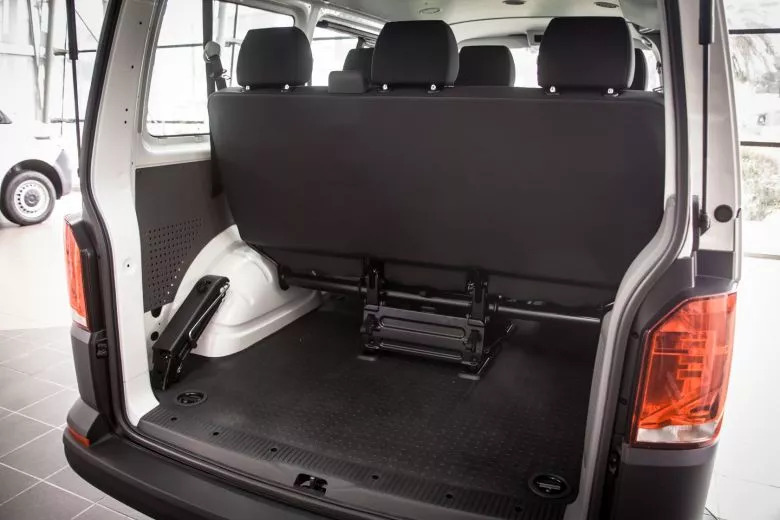 Volkswagen Transporter 6.1 Combi 9 places