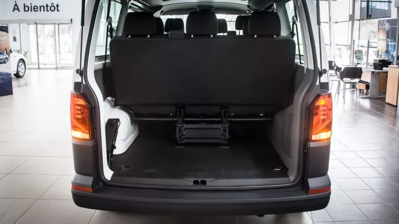 Volkswagen Transporter 6.1 Combi 9 places