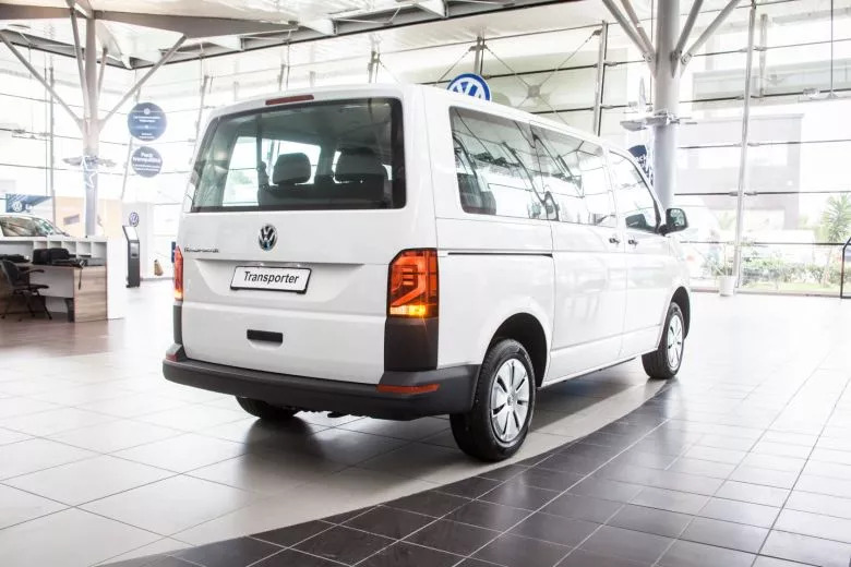 Volkswagen Transporter 6.1 Combi 9 places