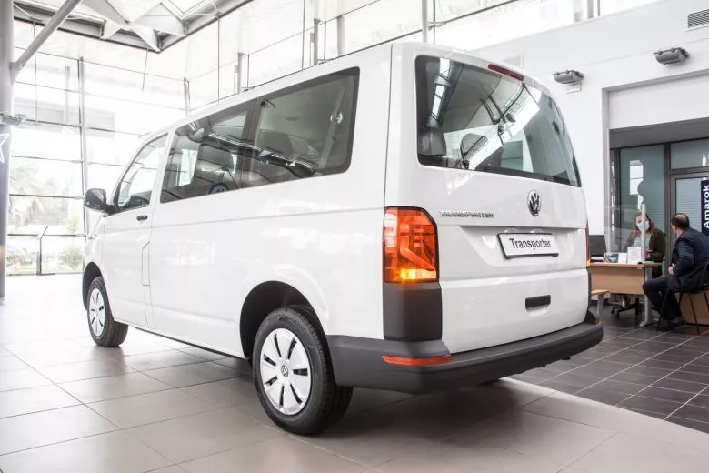 Volkswagen Transporter 6.1 Combi 9 places