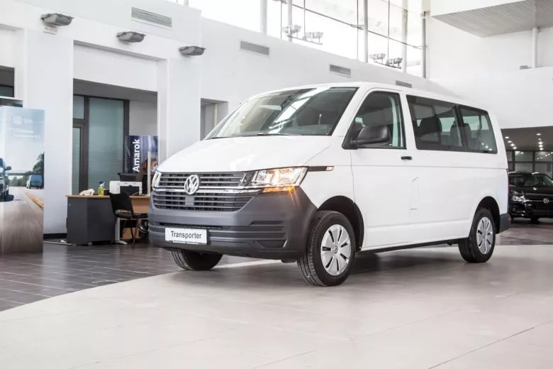 Volkswagen Transporter 6.1 Combi 9 places