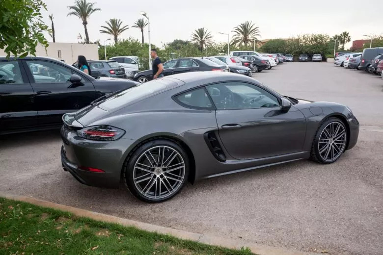Lancement du nouveau Porsche Taycan en Tunisie