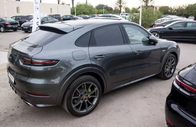 Lancement du nouveau Porsche Taycan en Tunisie