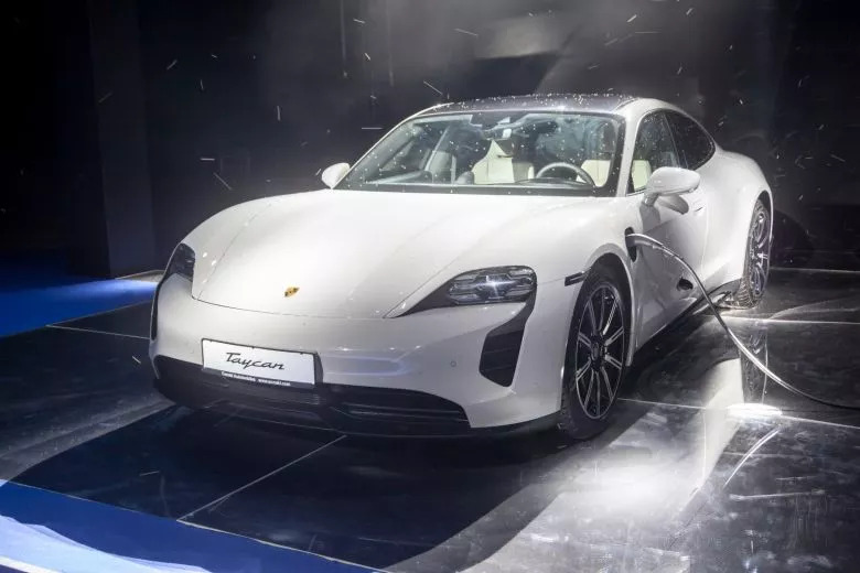 Lancement du nouveau Porsche Taycan en Tunisie