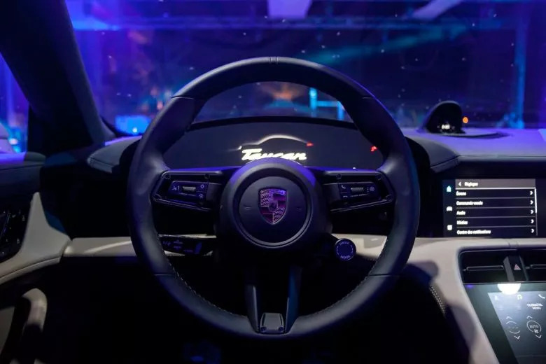 Lancement du nouveau Porsche Taycan en Tunisie