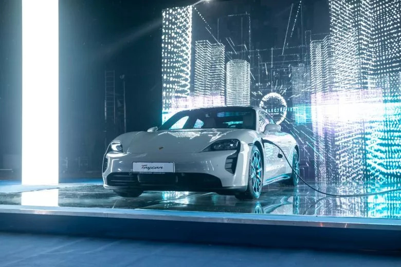 Lancement du nouveau Porsche Taycan en Tunisie