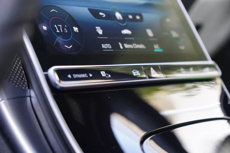 Mercedes-Benz Classe C 180 EQ Boost 9G-Tronic AMG - intérieur