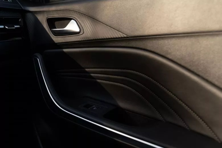 Chery Tiggo 3X 1.0 L Turbo CVT Luxury - Intérieur