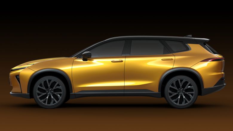 Toyota réinvente la Crown en berline surélevée et hybride
