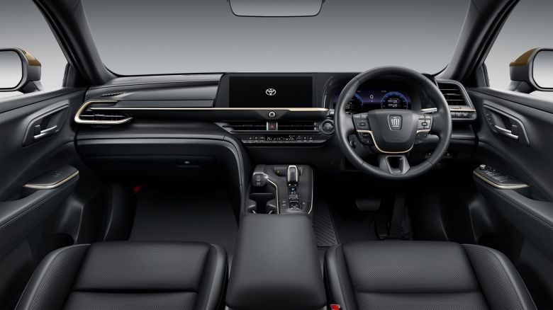 Toyota réinvente la Crown en berline surélevée et hybride