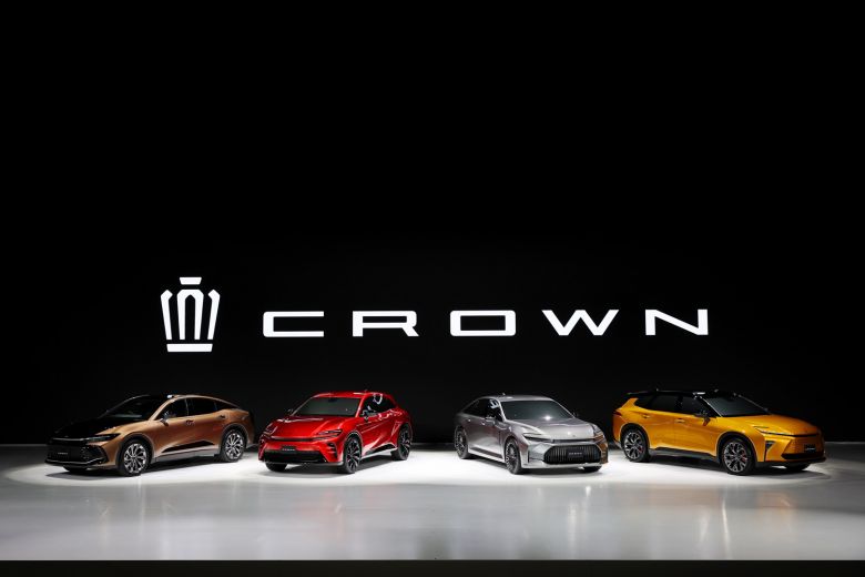 Toyota réinvente la Crown en berline surélevée et hybride