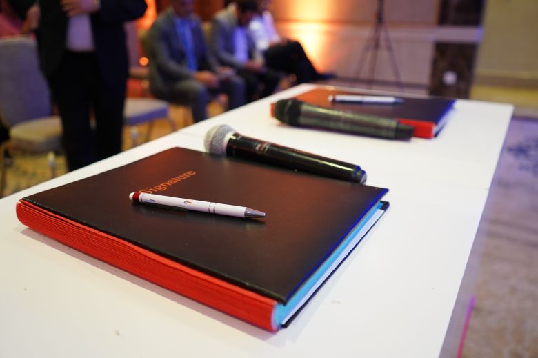 TotalEnergies Tunisie & Renault Trucks signent un contrat de partenariat