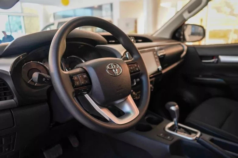 Toyota Hilux 2.4 L Diesel D-4D 4x4 BVA Double Cabine