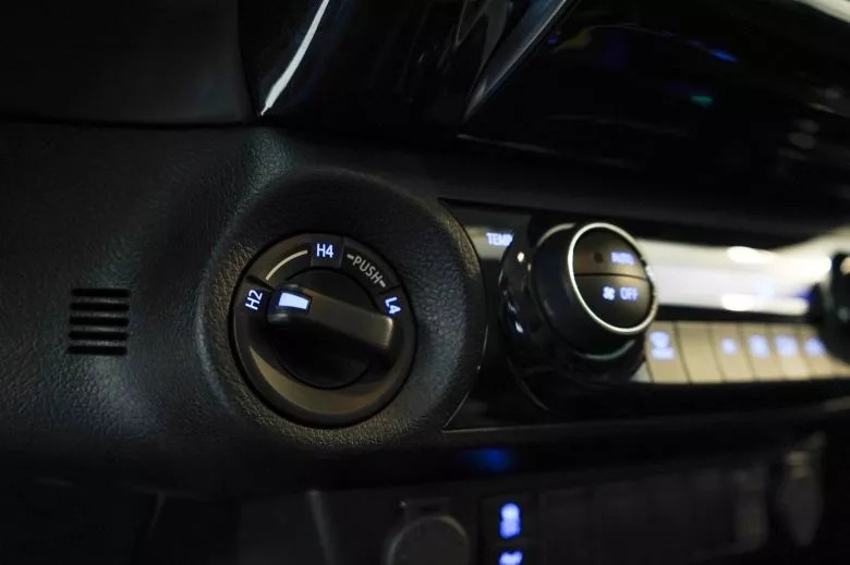 Toyota Hilux 2.4 L Diesel D-4D 4x4 BVA Double Cabine