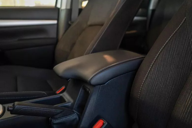 Toyota Hilux 2.4 L Diesel D-4D 4x4 BVA Double Cabine