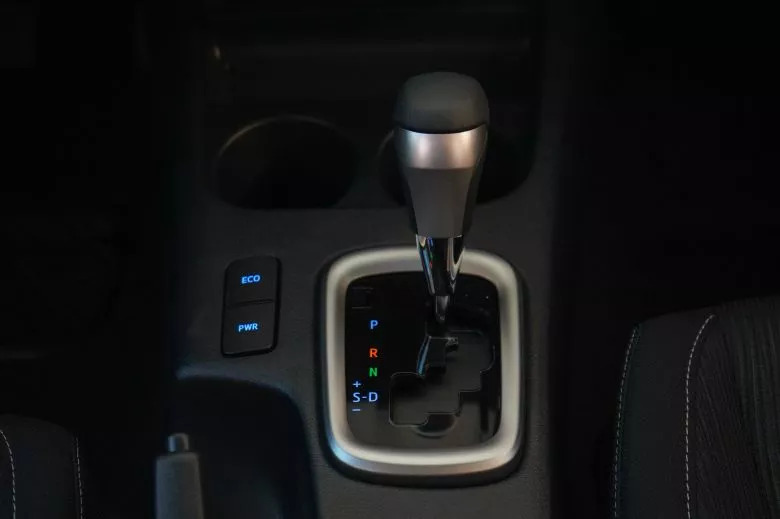 Toyota Hilux 2.4 L Diesel D-4D 4x4 BVA Double Cabine