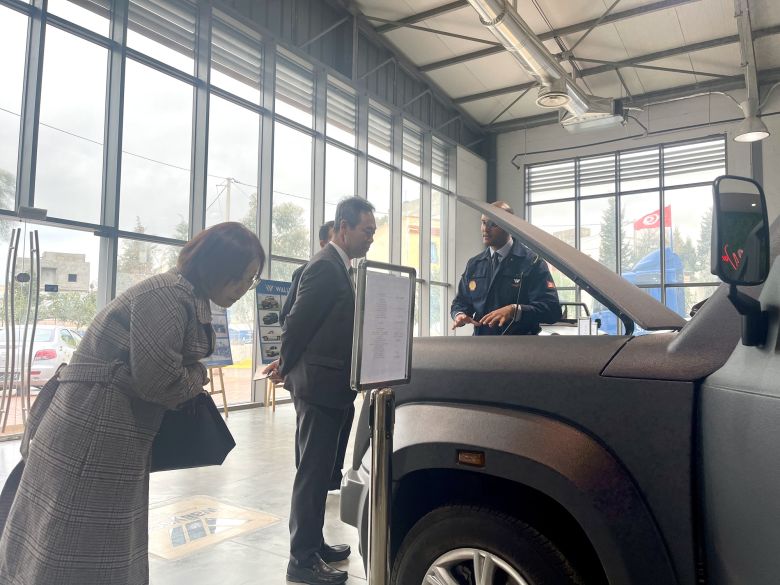 Wallyscar reçoit l’ambassadeur sud-coréen à son usine