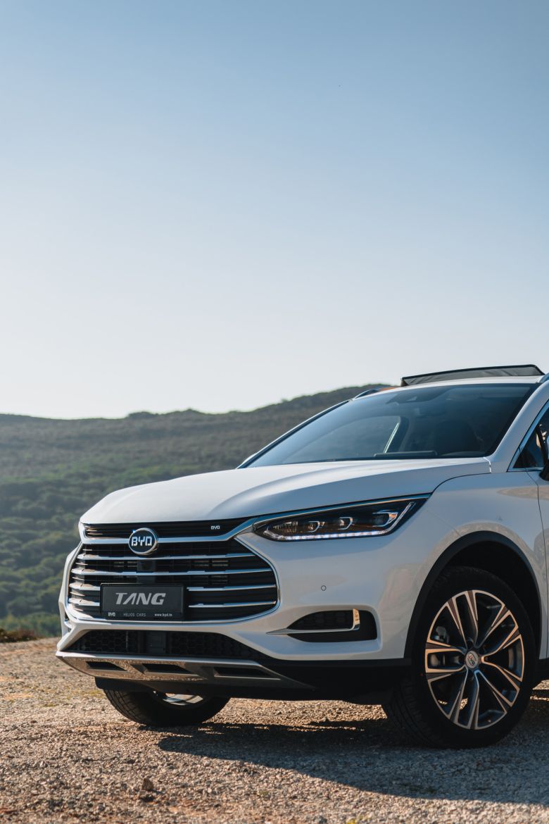Avantages exclusifs pour l'achat du BYD Tang chez Helios Cars