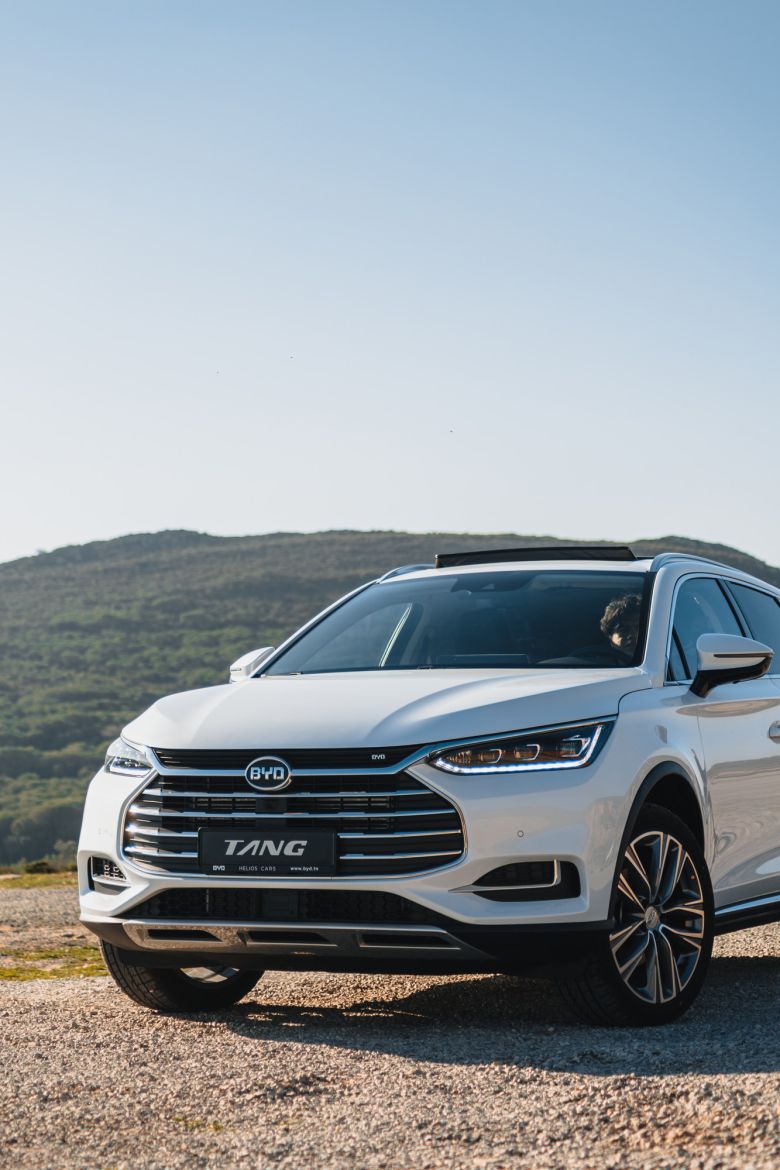 Avantages exclusifs pour l'achat du BYD Tang chez Helios Cars