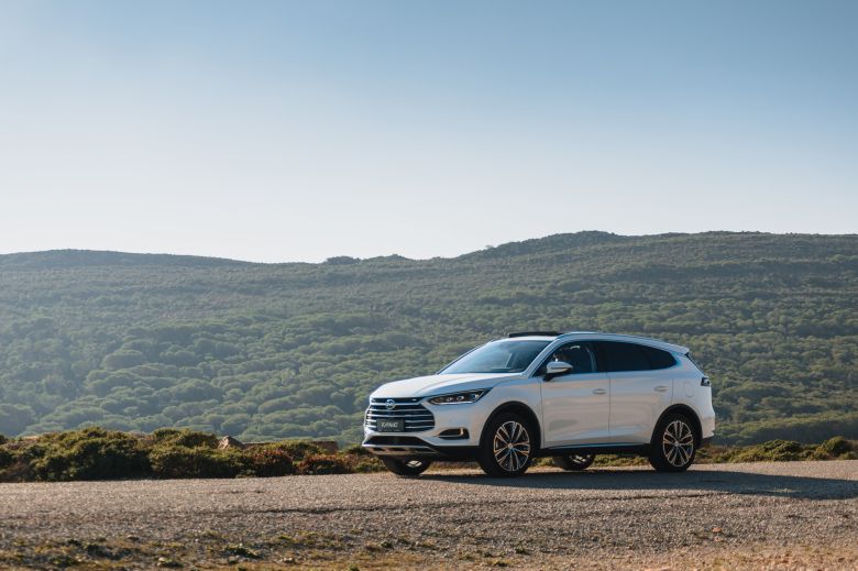 Avantages exclusifs pour l'achat du BYD Tang chez Helios Cars