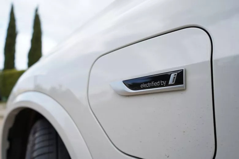 Essai BMW X5 45e, le SUV désormais proposé en hybride rechargeable en Tunisie chez Ben Jemâa Motors