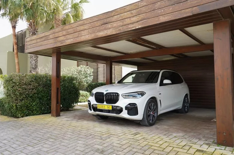 Essai BMW X5 45e, le SUV désormais proposé en hybride rechargeable en Tunisie chez Ben Jemâa Motors