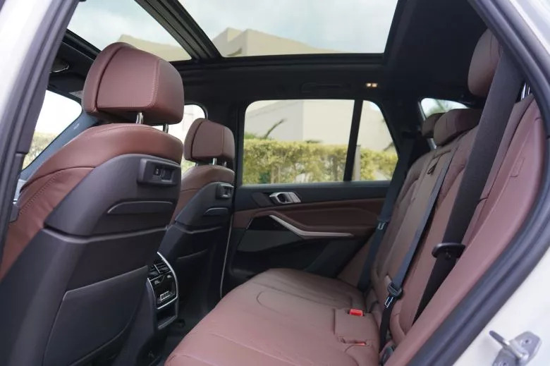 Essai BMW X5 45e, le SUV désormais proposé en hybride rechargeable en Tunisie chez Ben Jemâa Motors