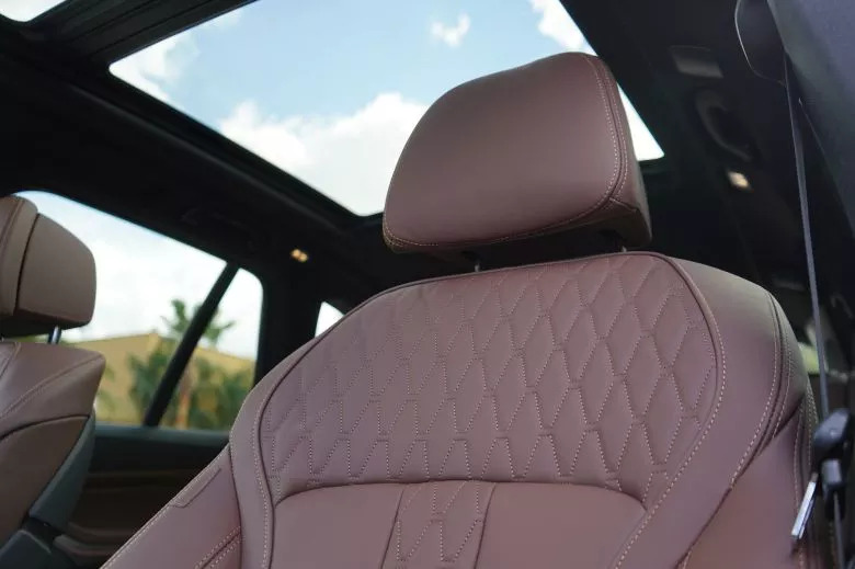 Essai BMW X5 45e, le SUV désormais proposé en hybride rechargeable en Tunisie chez Ben Jemâa Motors