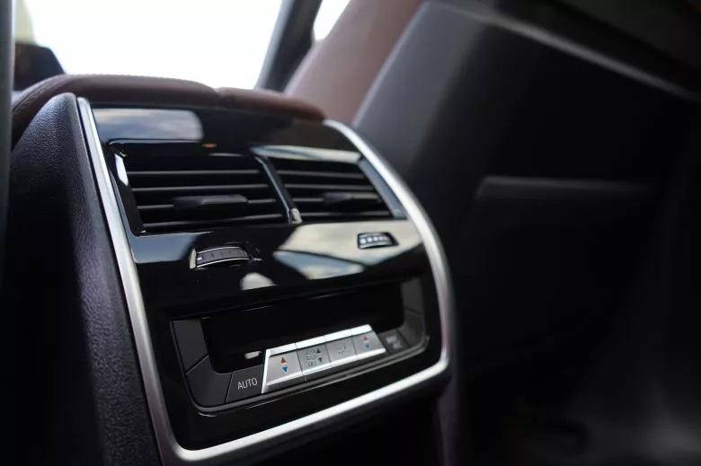 Essai BMW X5 45e, le SUV désormais proposé en hybride rechargeable en Tunisie chez Ben Jemâa Motors